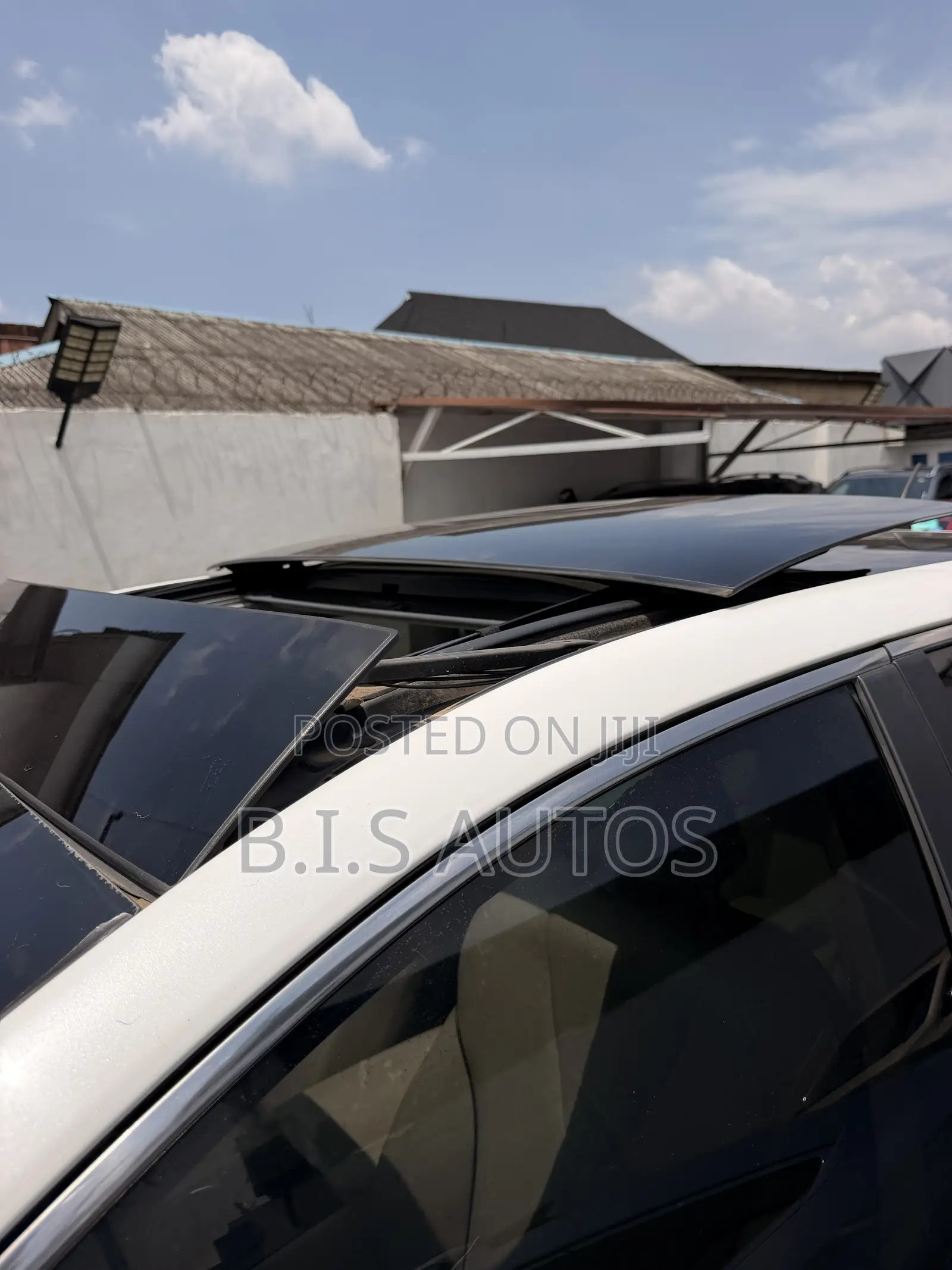 Toyota Venza XLE 2011 White