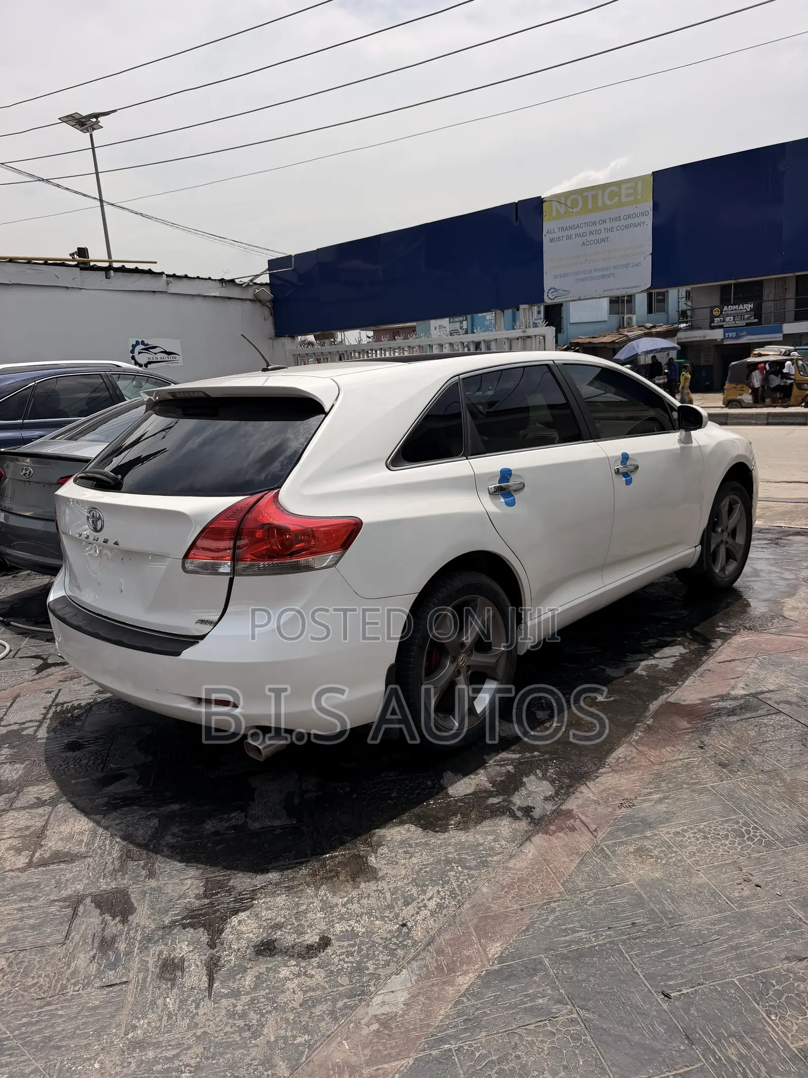 Toyota Venza XLE 2011 White