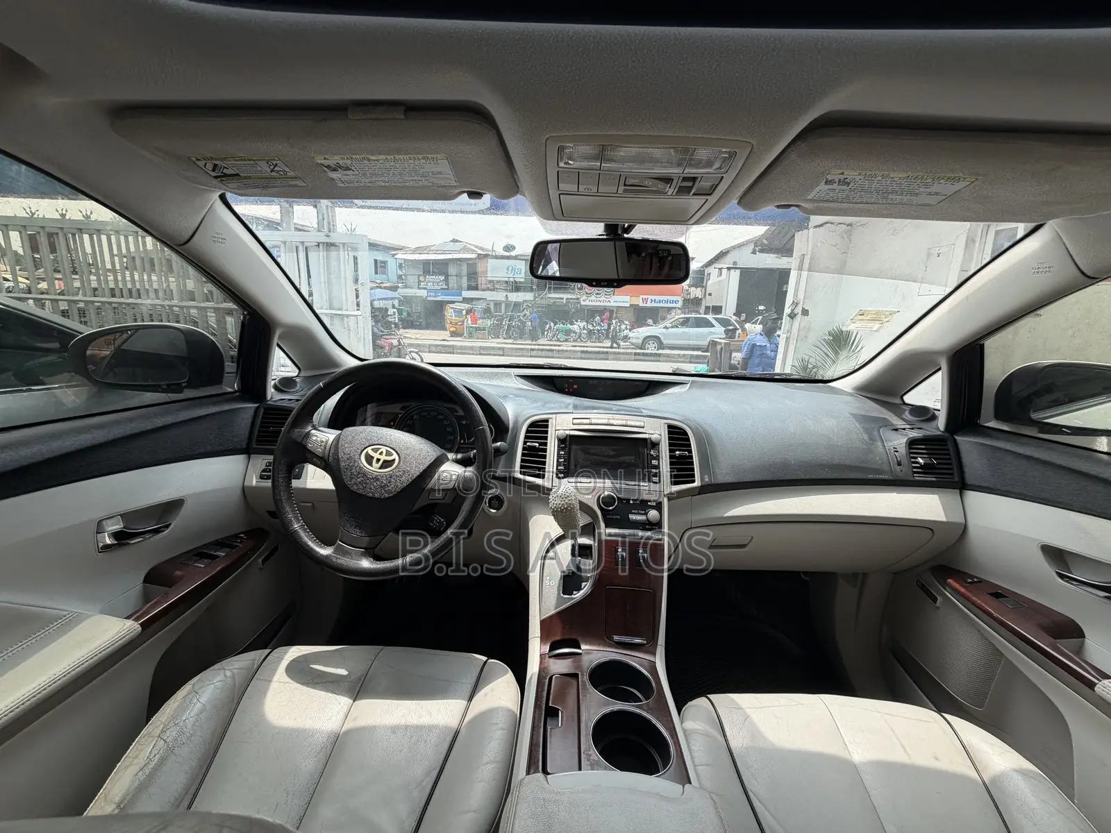 Toyota Venza XLE 2011 White