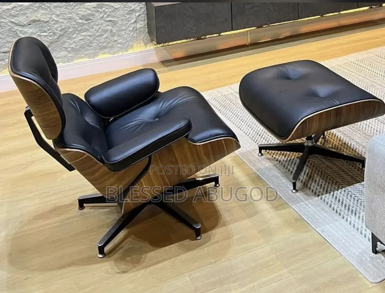 Executive Cushion Chair With Stool