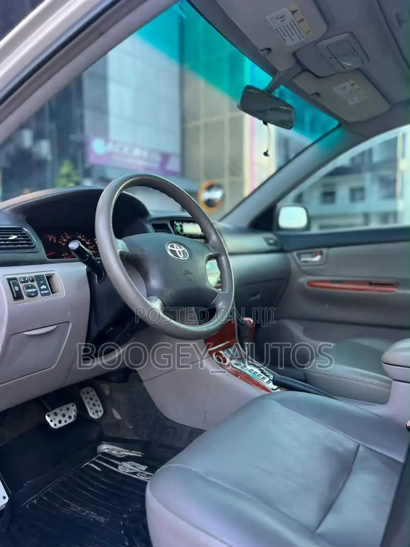 Toyota Corolla 2004 Silver