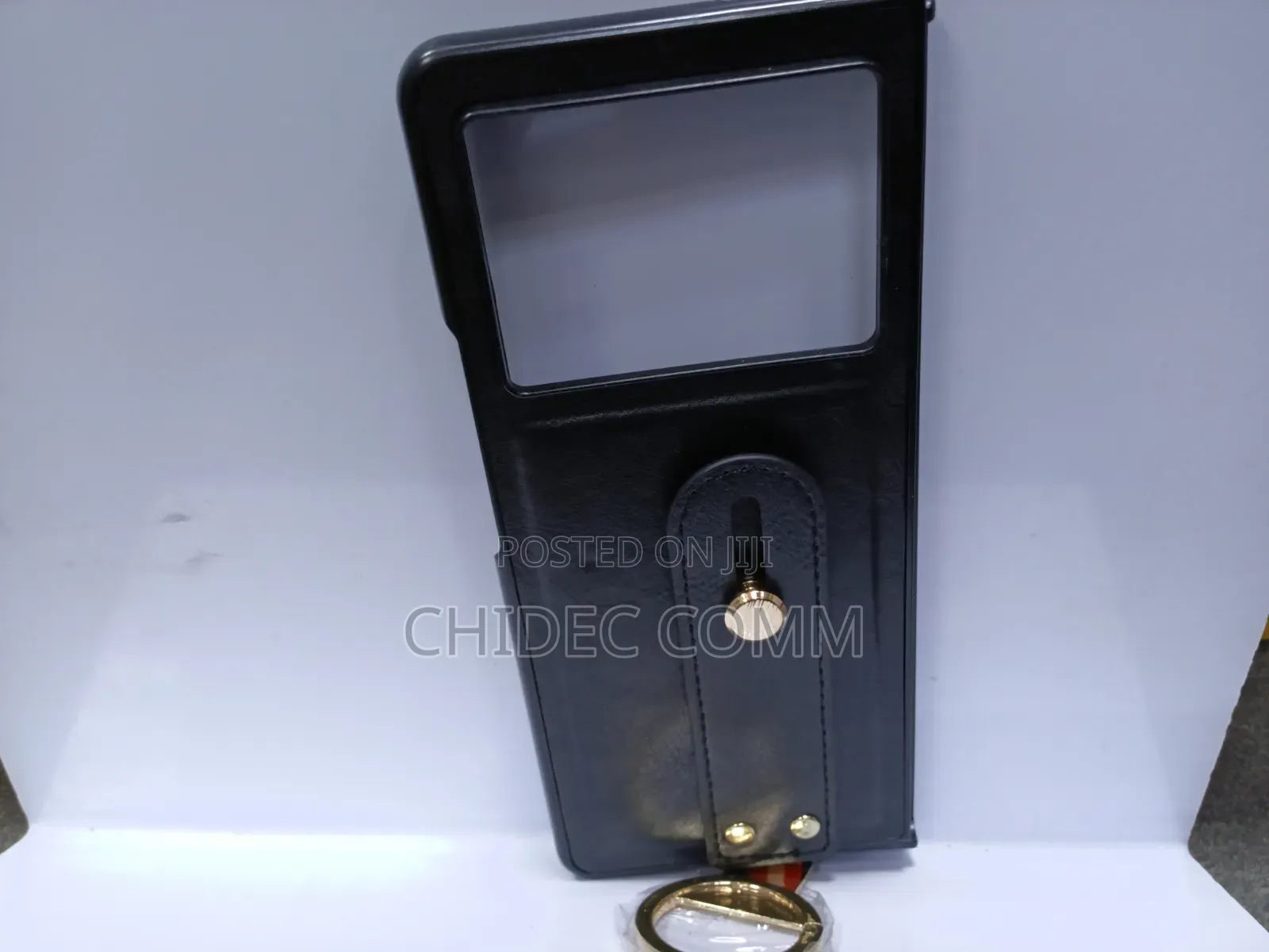 Tecno v Fold 2