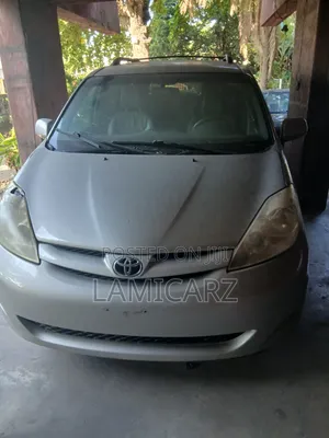 Toyota Sienna 2009 Silver