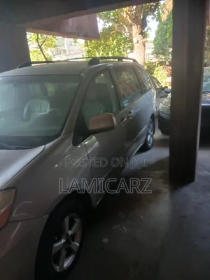 Toyota Sienna 2009 Silver