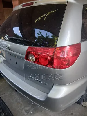 Toyota Sienna 2009 Silver