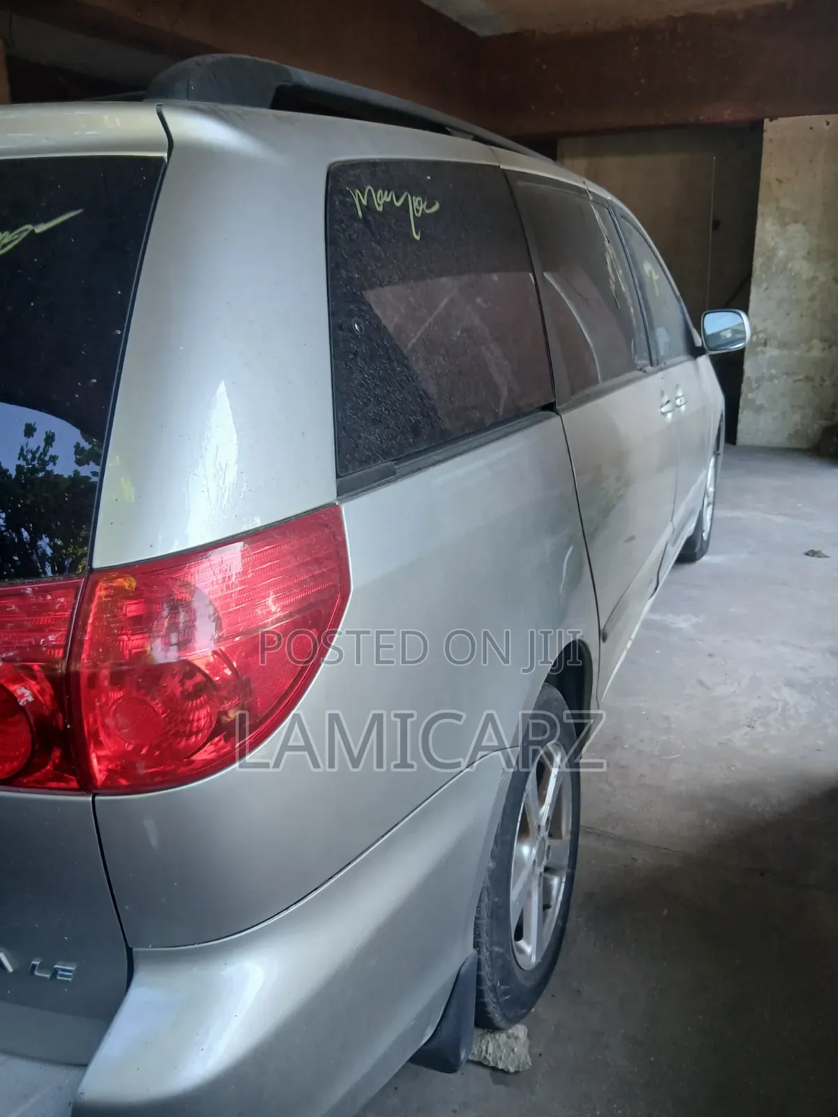 Toyota Sienna 2009 Silver