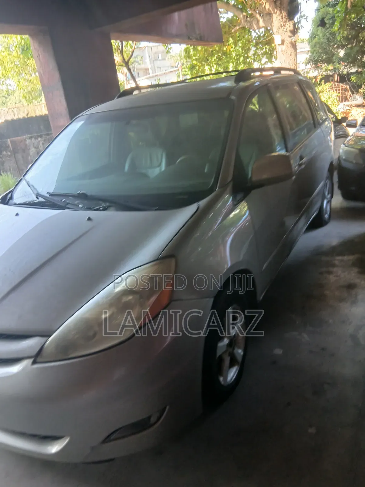 Toyota Sienna 2009 Silver