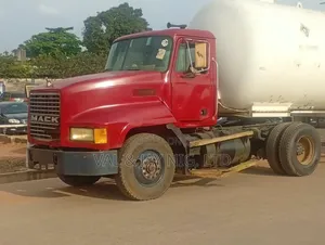 Mack Truck With 22 - 25 TONS LPG GAS BOBTAIL -Construction Company