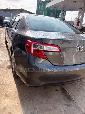 Toyota Camry L 4dr Sedan (2.5L 4cyl 6A) 2014 Gray