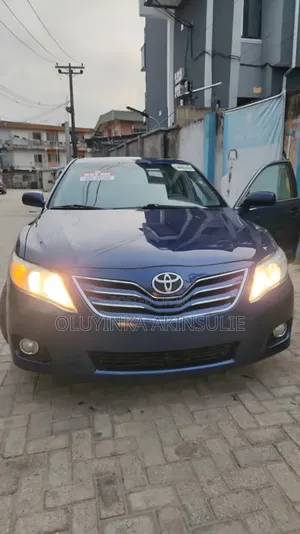 Toyota Camry XLE 4dr Sedan (2.5L 4cyl 6A) 2011 Blue