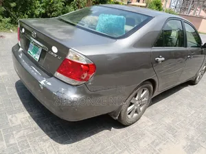 Toyota Camry LE 4dr Sedan (2.4L 4cyl 5A) 2006 Gray