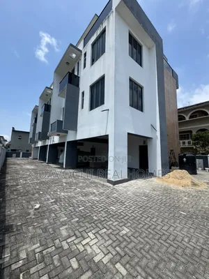 2bdrm Apartment in Lekki Phase 1 for rent
