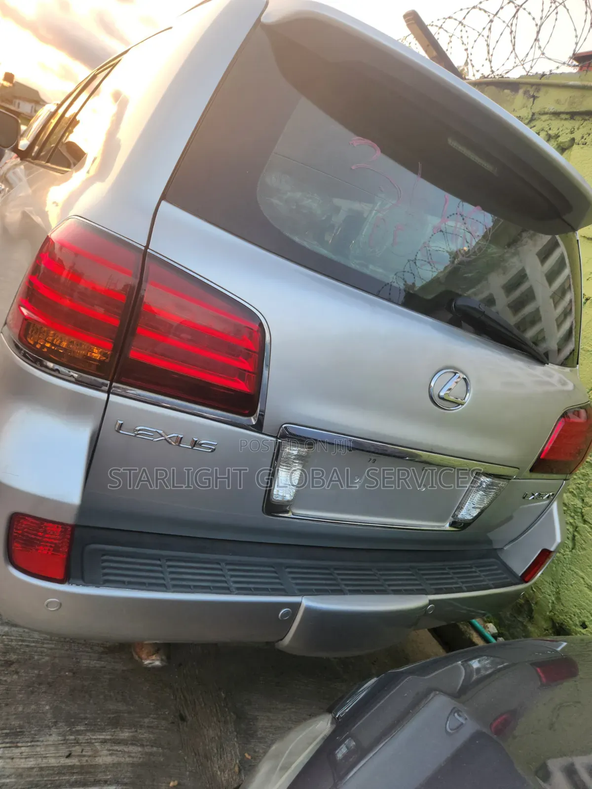 Lexus LX 570 2010 Silver