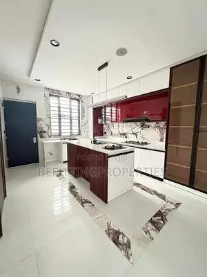 5bdrm Duplex in Chevron for sale