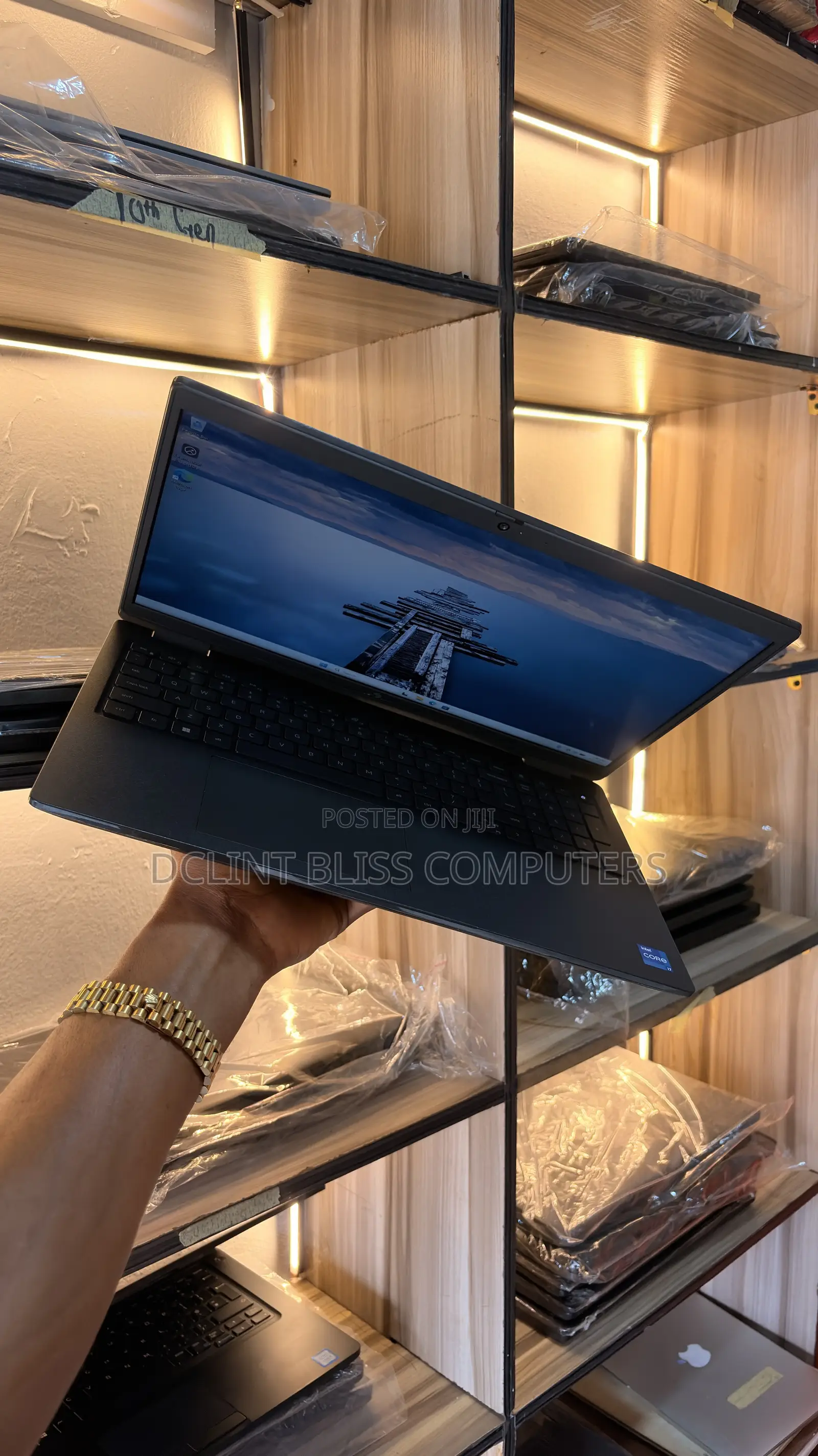 Laptop Dell Latitude 3520 16GB Intel Core i7 SSD 256GB