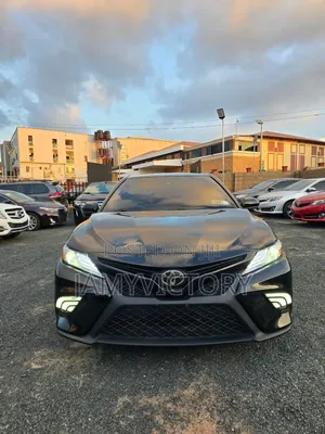 Toyota Camry SE FWD (2.5L 4cyl 8AM) 2018 Black