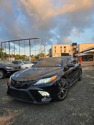 Toyota Camry SE FWD (2.5L 4cyl 8AM) 2018 Black