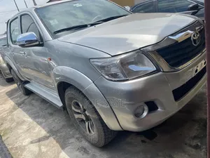 Toyota Hilux 2014 Silver