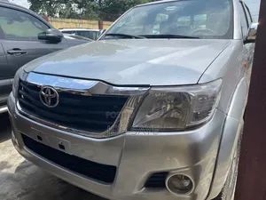 Toyota Hilux 2014 Silver