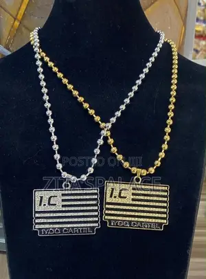 Classy I C Necklace