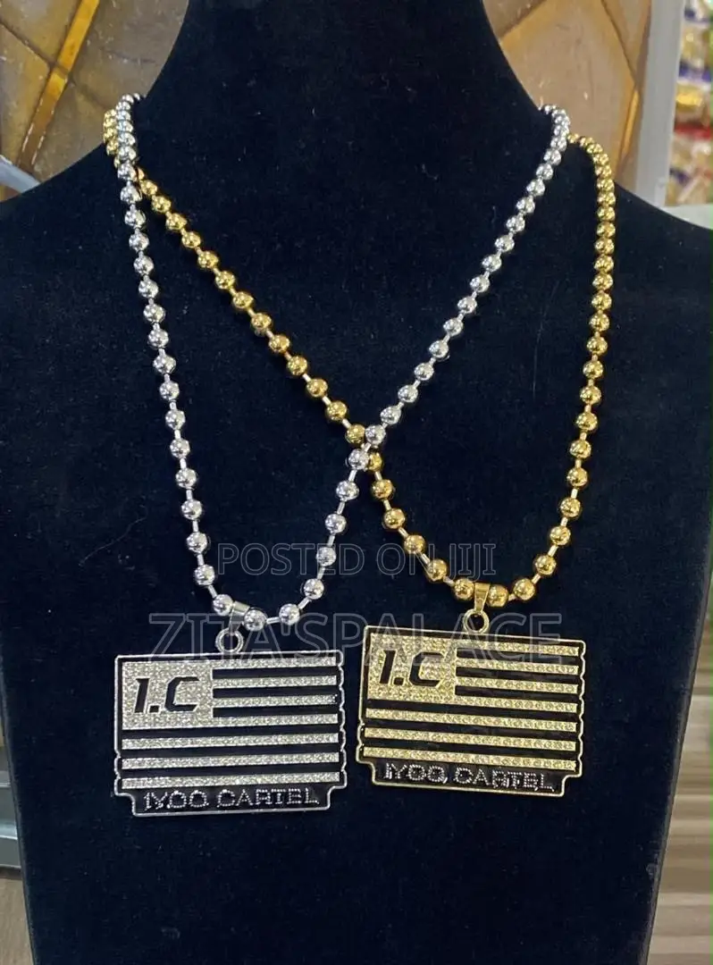 Classy I C Necklace