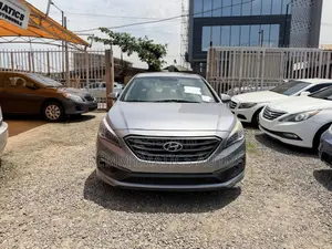 Hyundai Sonata Sport 2.0T Sedan FWD (2.0L 4cyl 6A) 2016 Gray