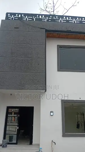 3 Floor Apartment Building