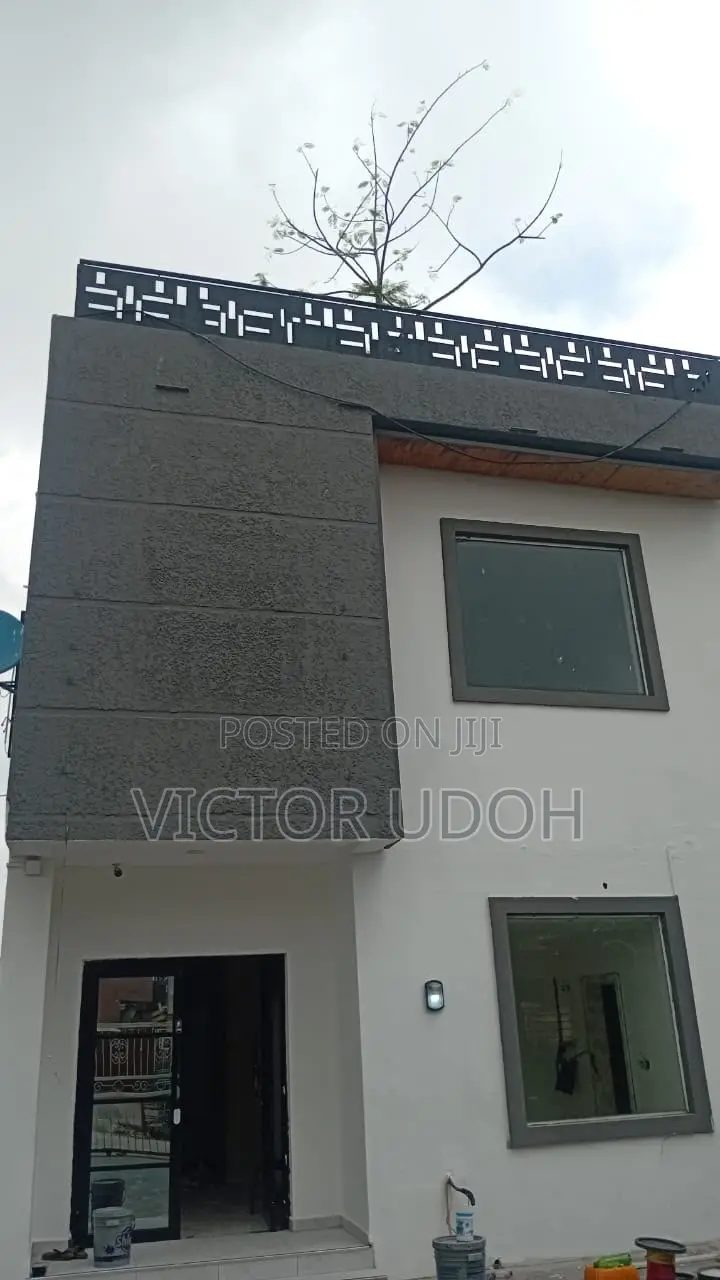 3 Floor Apartment Building