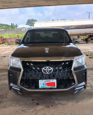 Toyota Hilux 2012 Gray