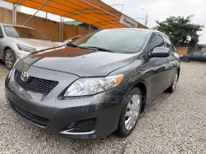 Toyota Corolla Base 4dr Sedan (1.8L 4cyl 5M) 2010 Gray