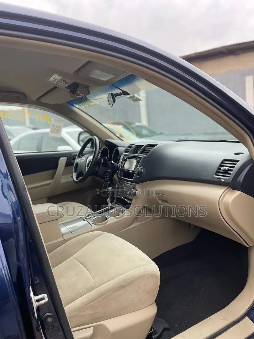 Toyota Highlander 2013 Blue