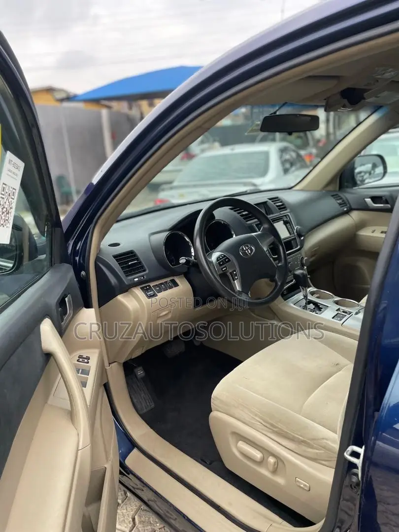 Toyota Highlander 2013 Blue