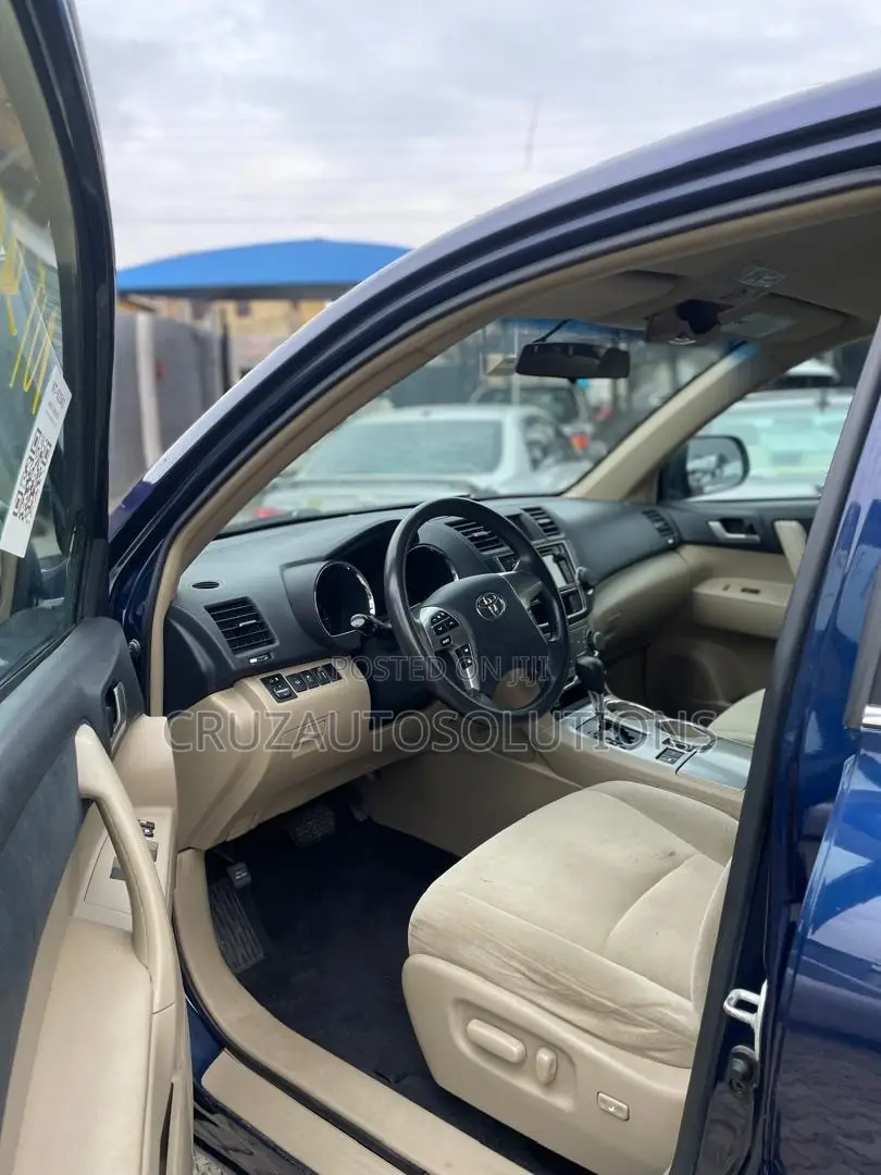Toyota Highlander 2013 Blue