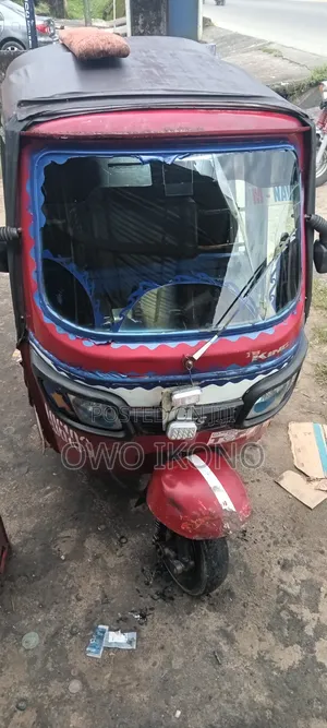 TVS King Cargo 2018 Black