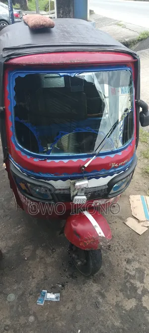 TVS King Cargo 2018 Black