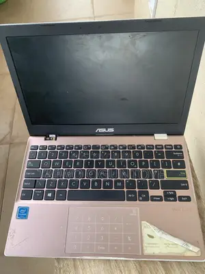 Laptop Asus ROG Strix G16 G614 4GB Intel Celeron HDD+SSD 128GB