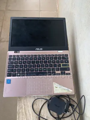 Laptop Asus ROG Strix G16 G614 4GB Intel Celeron HDD+SSD 128GB