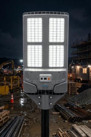 Suntrik 2700W Solar-Powered Street and Perimeter Light