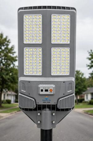 Suntrik 2700W Solar Street Light for Commercial Buildings