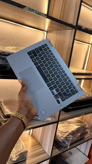 Laptop Dell Latitude 3310 2-in-1 8GB Intel Core i3 SSD 256GB