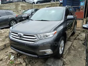 Toyota Highlander Limited 3.5l 4WD 2013 Gray