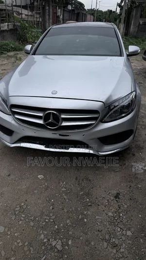 Mercedes-Benz C300 Base AWD 4Matic Sedan (2.0L 4cyl 7A) 2015 Silver