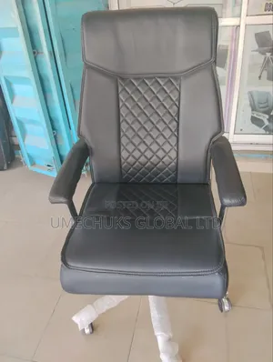 Good Quality Padded Office Swivel Chair