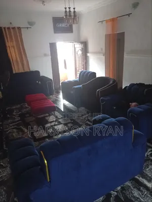 Set of Complete Chairs