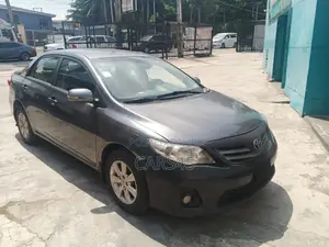 Toyota Corolla 2012 Gray