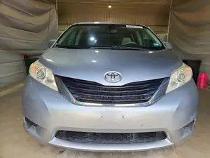 Toyota Sienna LE 7 Passenger 2011 Silver