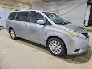 Toyota Sienna LE 7 Passenger 2011 Silver