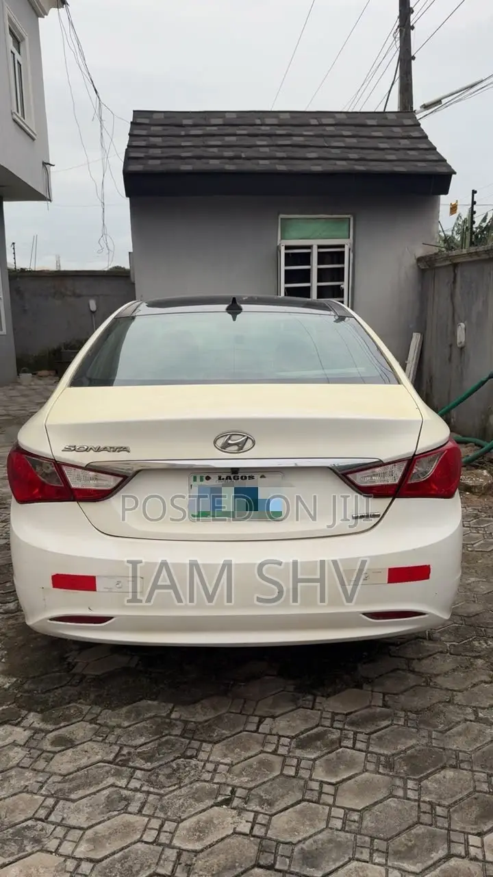 Hyundai Sonata 2012 White