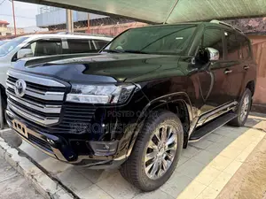 Toyota Land Cruiser 2024 Black