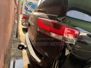 Toyota Land Cruiser 2024 Black